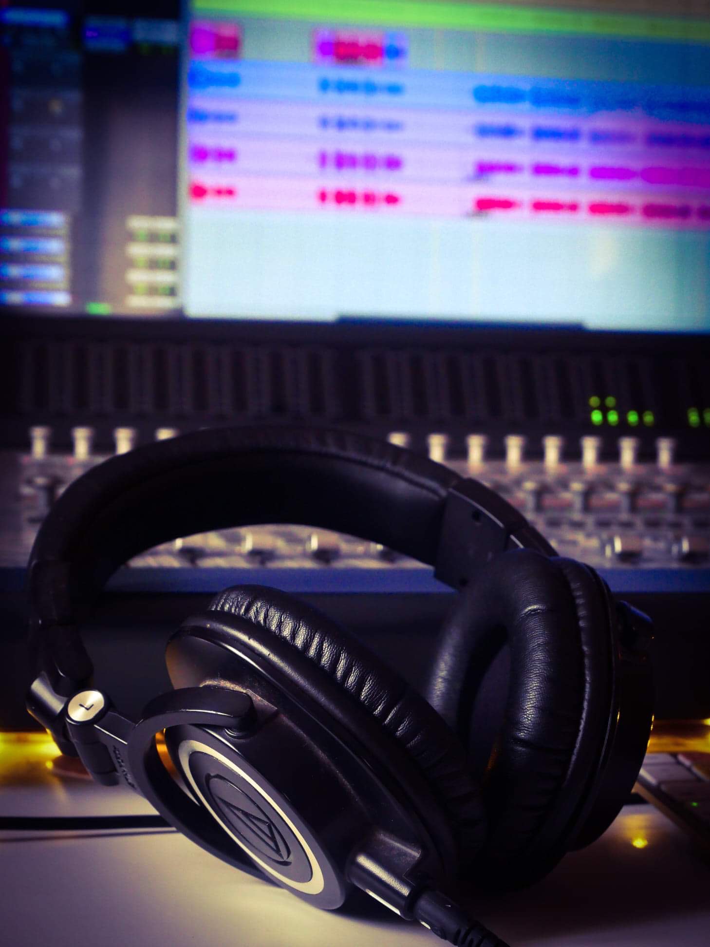 régie mathias reig casque audio technica écran console de mixage protools